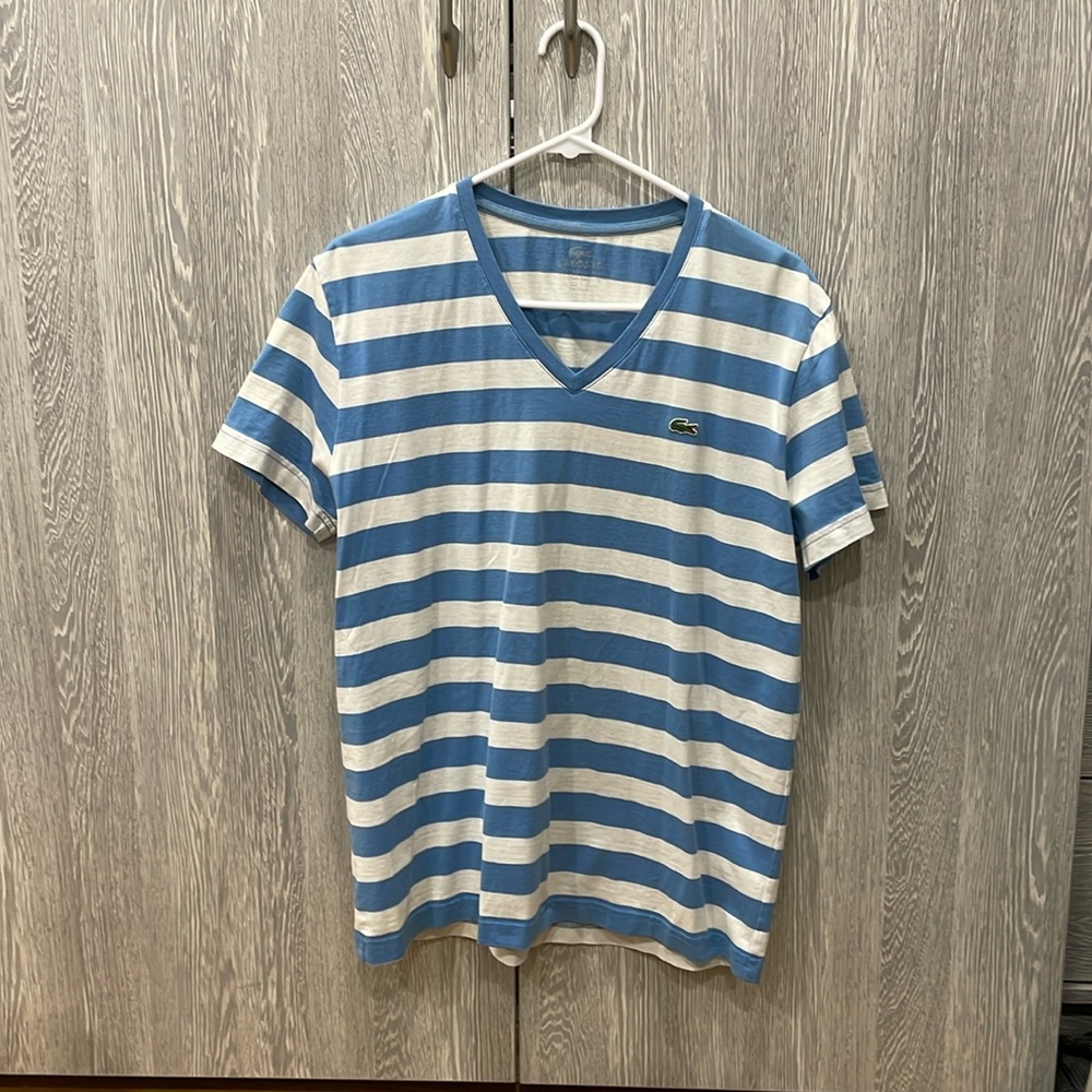 LACOSTE - MENS V-NECK T SHIRT- SIZE M